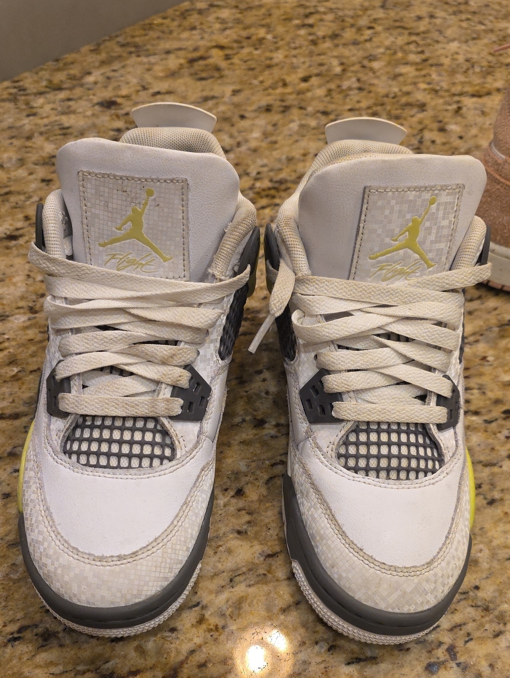 Jordan 4 Retro Light Lemon Twist Sneakers